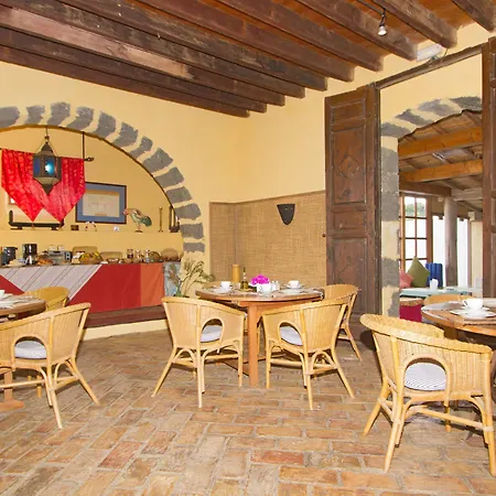 Casa Tomarén San Bartolomé